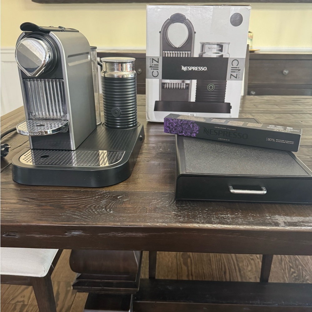 NESPRESSO CITIZ ESPRESSO MACHINE WITH BUILT IN MILK FROTHER